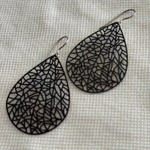 Black Cutout Teardrop Filigree Earrings | Lightweight Statement | Costume